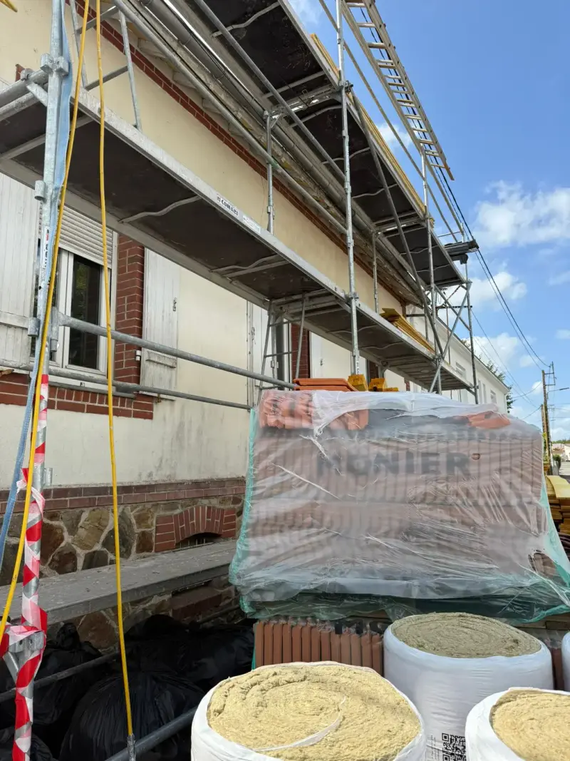 Façade et boiseries traitées par Matel Couverture